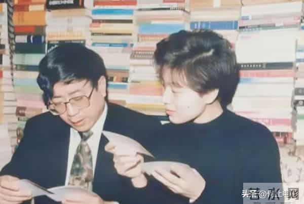 余秋雨和马兰恩爱33年，如今成这副模样，丁克夫妻日子果然不好过