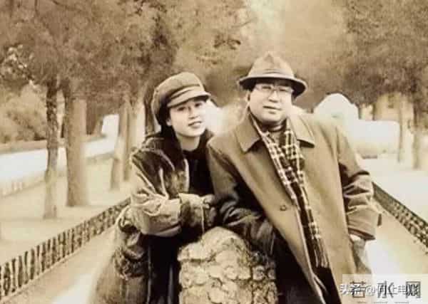 余秋雨和马兰恩爱33年，如今成这副模样，丁克夫妻日子果然不好过