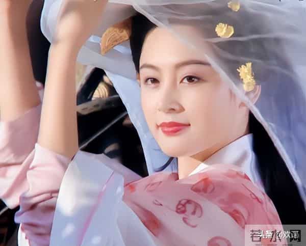 断崖式衰老！不露面不知道，一露面吓一跳，这些女明星突然就老了