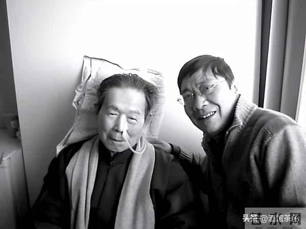 他是上海滑稽戏泰斗，周立波曾是他的学生，86岁和妻子相继去世