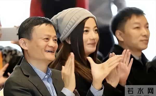 赵薇复出梦碎，前夫表弟被捕，离婚真相藏不住了！