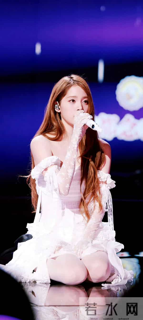 欧阳娜娜 x 舞台丝袜美腿