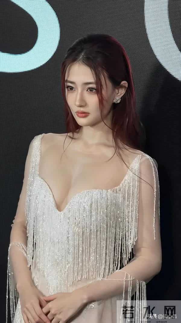徐璐｜最近很出圈，很性感