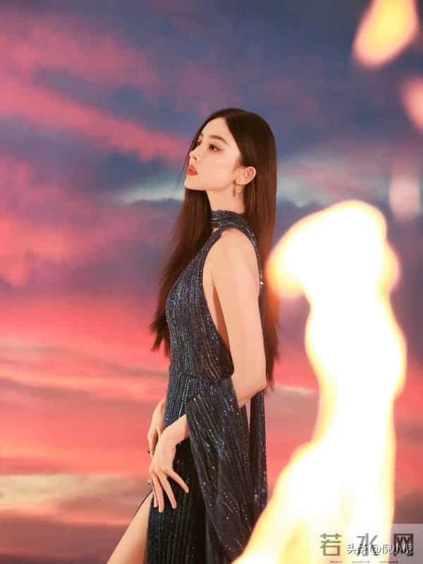 古力娜扎真的从头美到脚，不愧是战袍之神