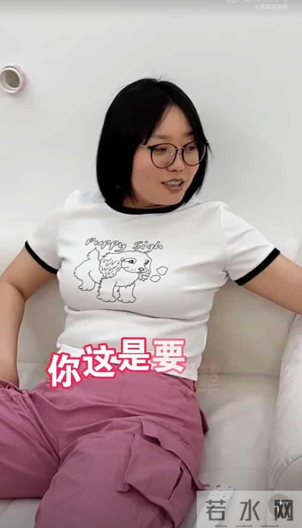 脱口秀女演员李雪琴探店吃米线，身形瘦到变样，有望成下一个贾玲