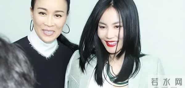 一场生日，戳穿了58岁那英的江湖地位，周深确实一个字都没说错