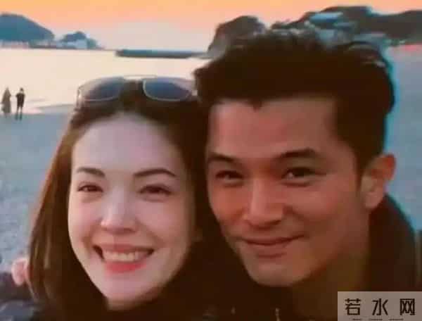 邱泽许玮甯补办婚礼，儿子亮相 长腿随爸妈，下巴和爸爸一个模子