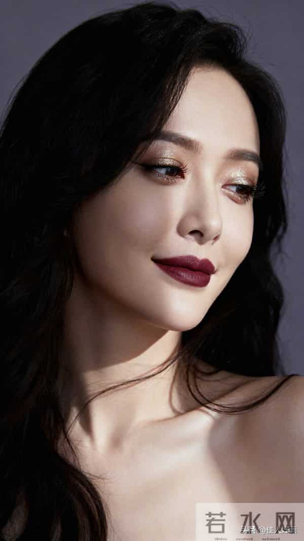 浆果红唇，醉意里的妩媚