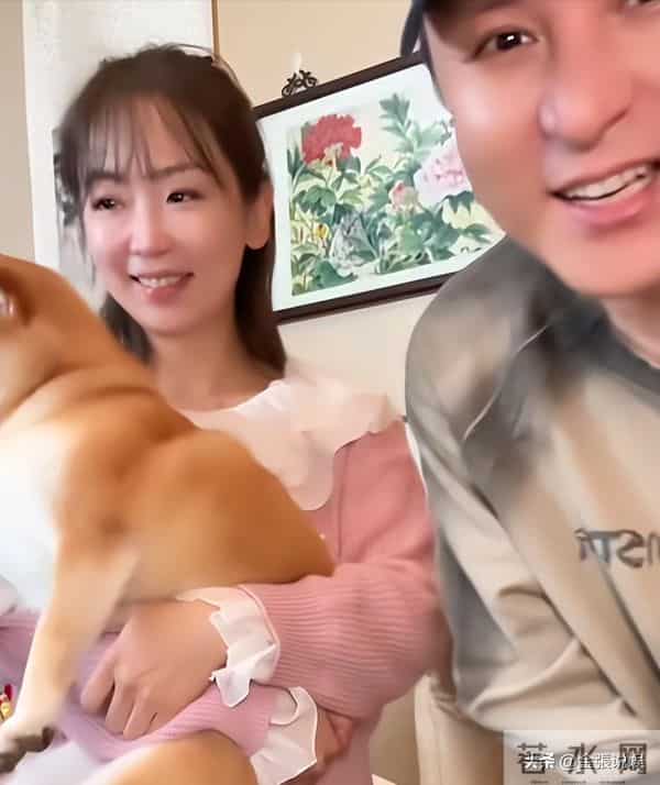 上海主持人朱桢现状：和二婚妻子生俩娃，47岁转型当俱乐部老板