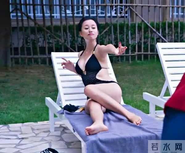 倪虹洁泳装照惊艳，身材超赞！