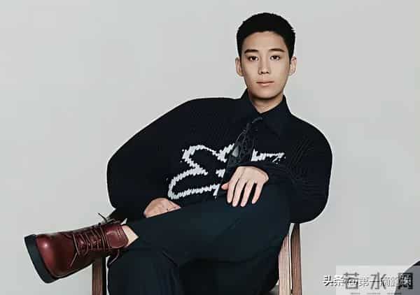 许亚军父子时尚大片，儿子帅气但不及父母！历经4段婚姻终获幸福