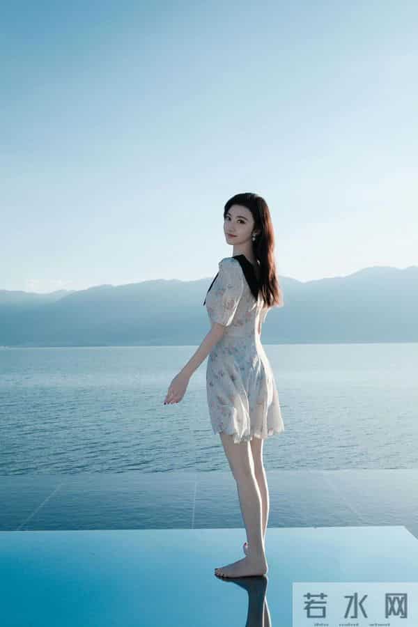 景甜的身材线条堪称上帝精心雕琢的杰作