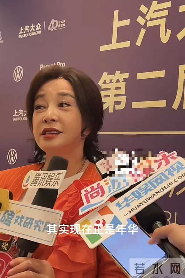 唐国强的“颁奖感言”在全网火了，刘晓庆说过的话，终于有人信了