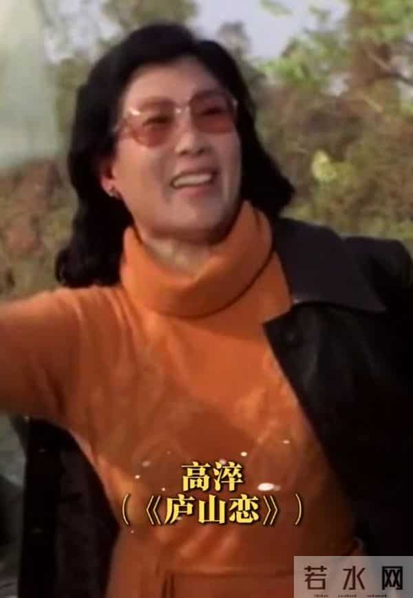 上影演员二代大聚会！75岁灯灯领衔唱夕阳红，他打扮很“非主流”