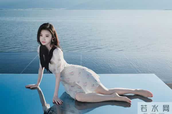 景甜的身材线条堪称上帝精心雕琢的杰作