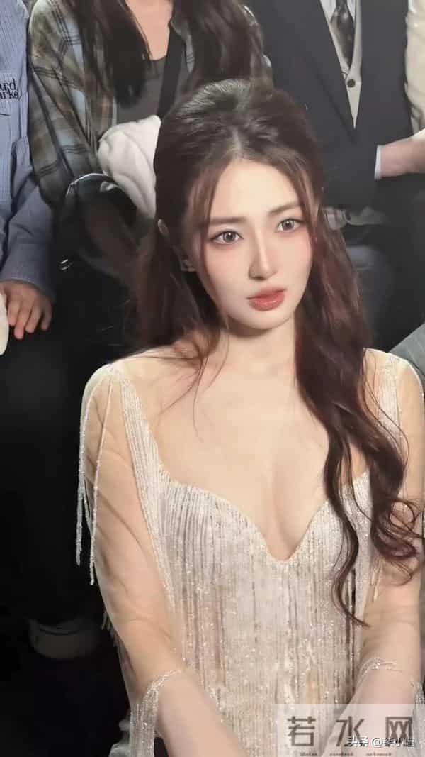 徐璐｜最近很出圈，很性感