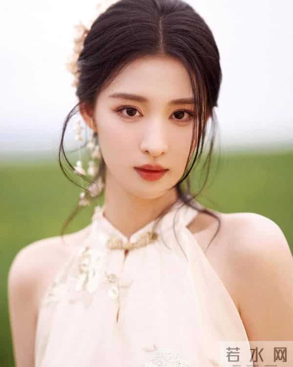 王楚然 大青衣长相 大气自信漂亮