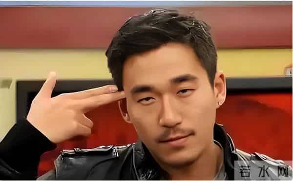 70岁身家丰厚的张国立，为43岁儿子操心不断