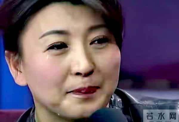 住千万豪宅，却熬夜赚辛苦钱？53岁闫学晶近况，给所有女性提个醒