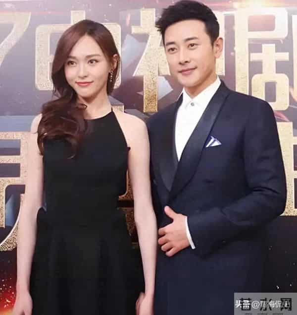 葬礼五天后唐嫣复工，法令纹凹陷状态憔悴，脸肿成发面馒头不敢认