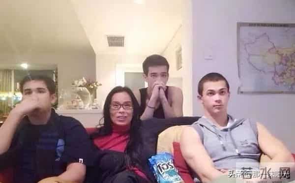 62岁韦唯现状：脊柱断裂已恢复，前夫已死，两个混血儿子回国相伴