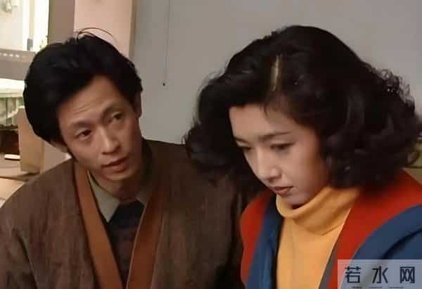 57岁江珊近照曝光，满头白发惹唏嘘：女神老了？