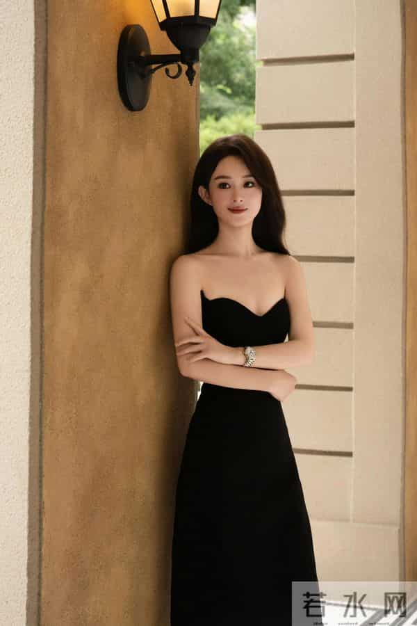 赵丽颖性感抹胸礼服，这也太好看了