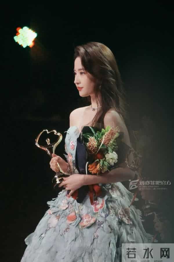刘亦菲超美舞台瞬间