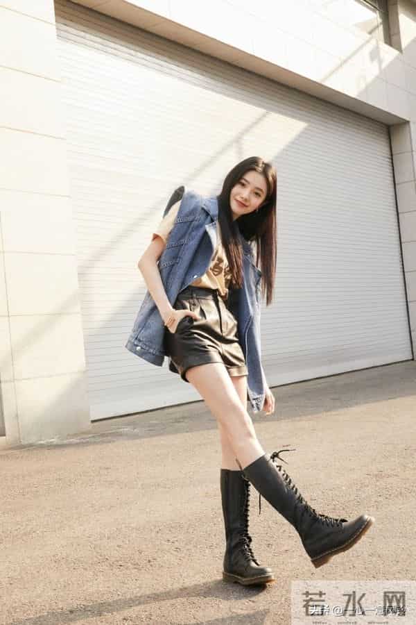 刘浩存街头骑行,甜酷少女感爆棚!