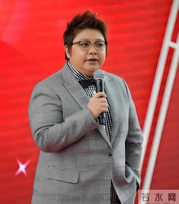 真慈善不怕火光照：香港大埔大火，韩红的 1000 万打了多少黑粉的脸