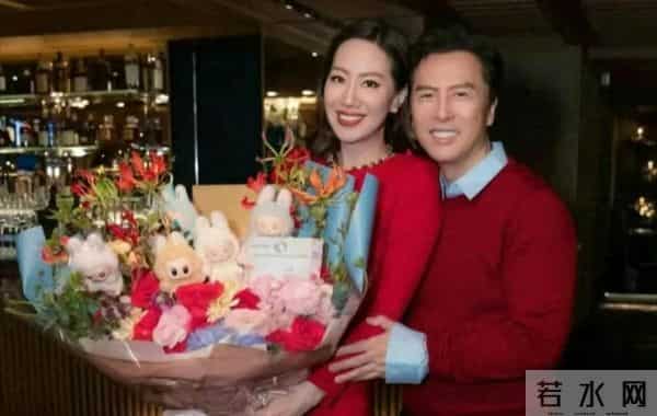 甄子丹夫妇惹众怒！在美网散播谣言，恶意诋毁中国，黑历史被扒光