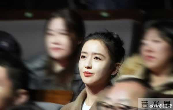 佟丽娅回母校！晒美照庆中戏75周年，依然是校花站C位，靳东也在