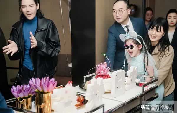 原生家庭的重要性！郭碧婷爆5岁女儿被"孤立"，网友：钝感力十足