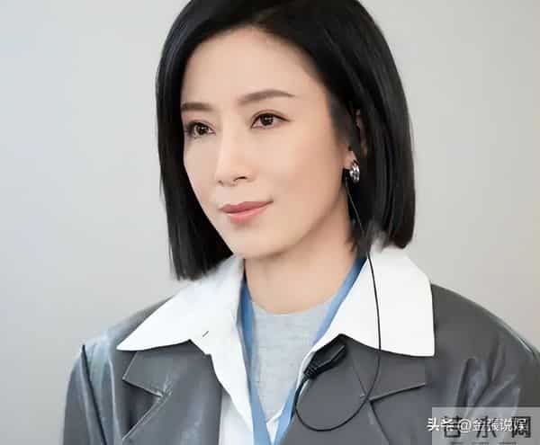 杨怡一家每月生活开销六位数，房租6万还雇了两家佣，丈夫养全家