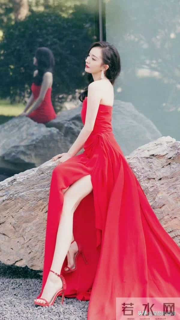 杨幂红裙玉足娇艳欲滴~