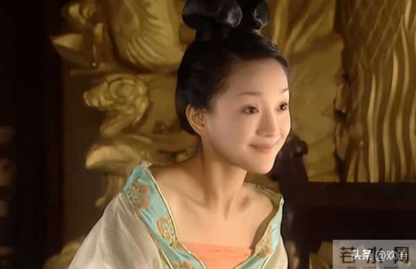 断崖式衰老！不露面不知道，一露面吓一跳，这些女明星突然就老了