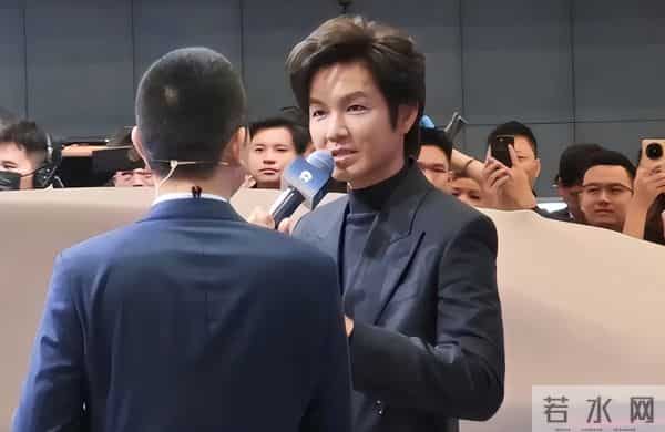 收手吧钟汉良，眼窝塌陷、疲态尽显，谁要看50岁的中老年谈恋爱？