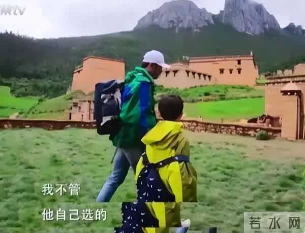 42岁杨烁断崖衰老，生图下脸黑皮松肉垮，走路弯腰驼背没霸总气场