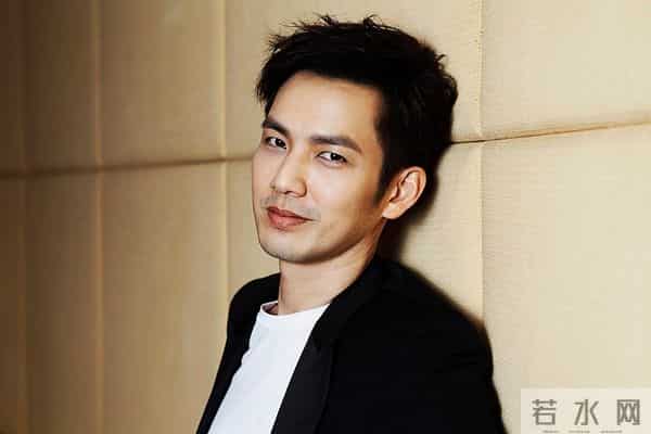 收手吧钟汉良，眼窝塌陷、疲态尽显，谁要看50岁的中老年谈恋爱？