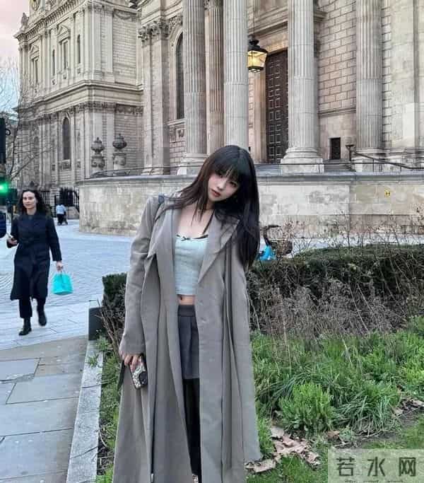 汪峰女儿小苹果晒出和男友的合照，官宣恋情，恭喜汪峰要当岳父了