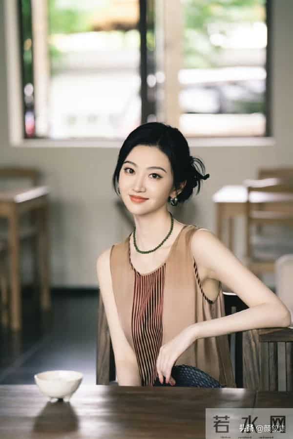 景甜这组图，把东方美拿捏得恰到好处！