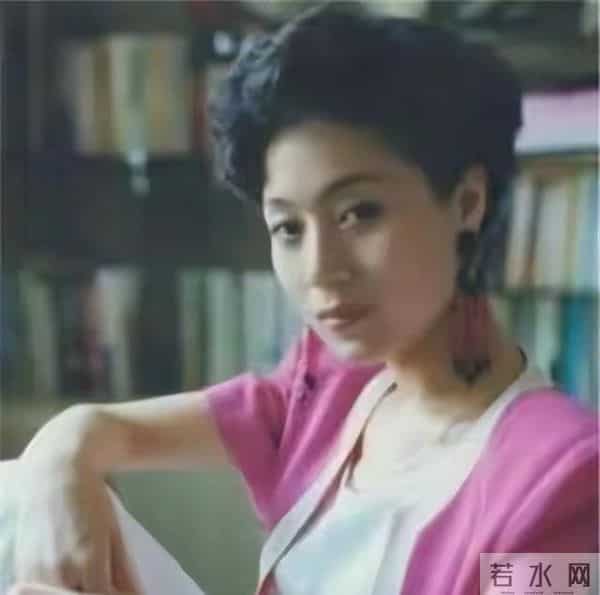 79岁余秋雨老态尽显，和妻子回安徽，未生孩子却一点都不遗憾