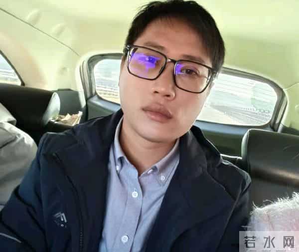 梁志辉回家梁爸直播疑被封 现场2个人被猛夸 志辉认亲不戴口罩很帅