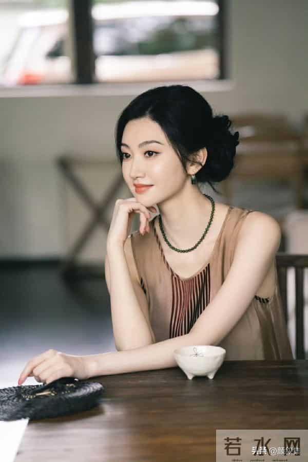 景甜这组图，把东方美拿捏得恰到好处！