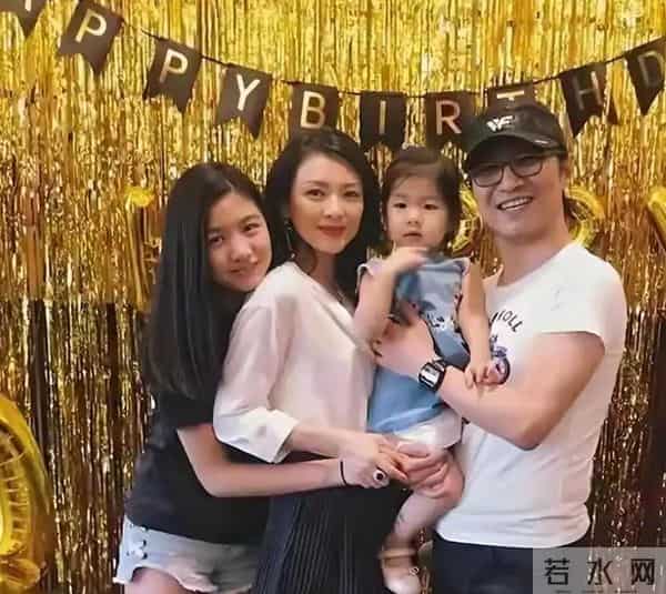 喜讯传来！54岁汪峰喜当“老丈人”，女儿小苹果如今过得很甜蜜