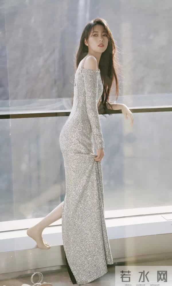 童瑶，时髦腿精！