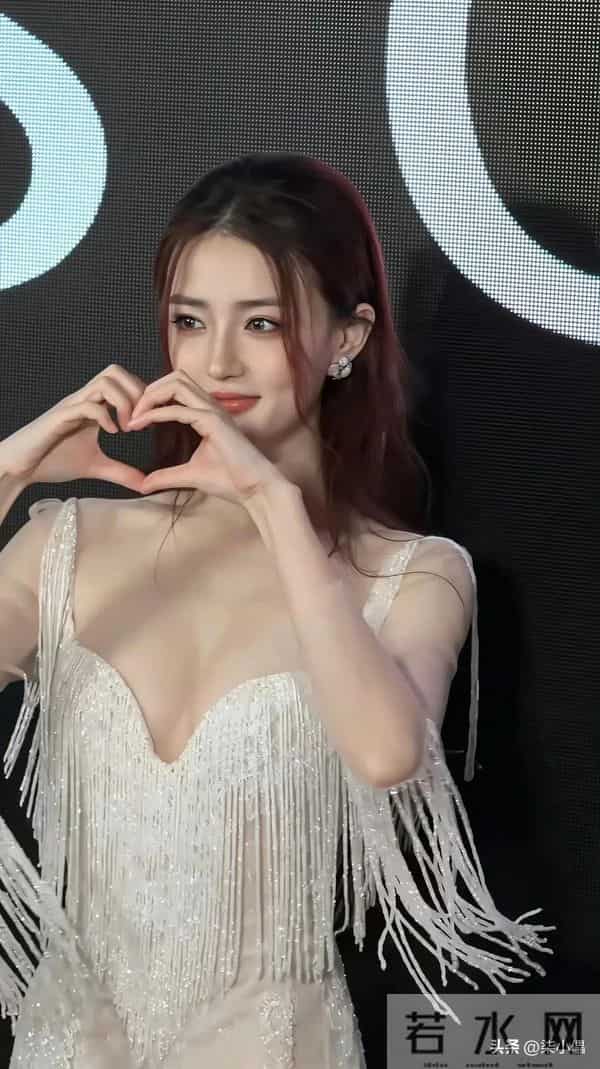 徐璐｜最近很出圈，很性感