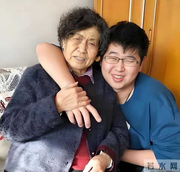 倪萍：儿子患眼疾，她觉得愧对王文澜