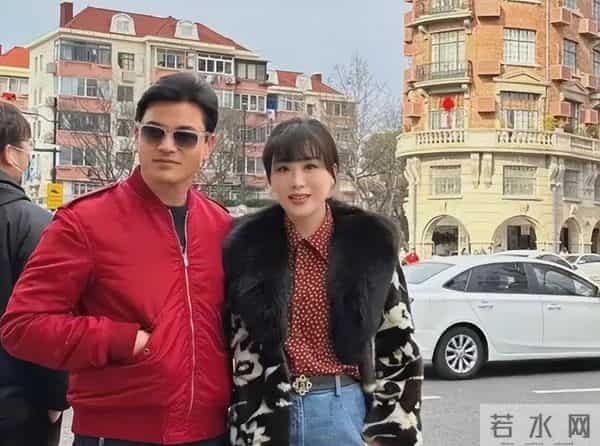 “贵州富婆”杨小娟：嫁三婚演员吕良伟，婚后生一子，幸福美满