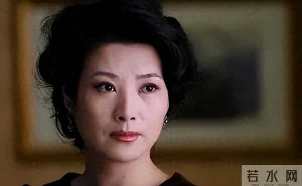 权色交易、陪睡上位，她压根不沾边，简直是娱圈的一股“清流”